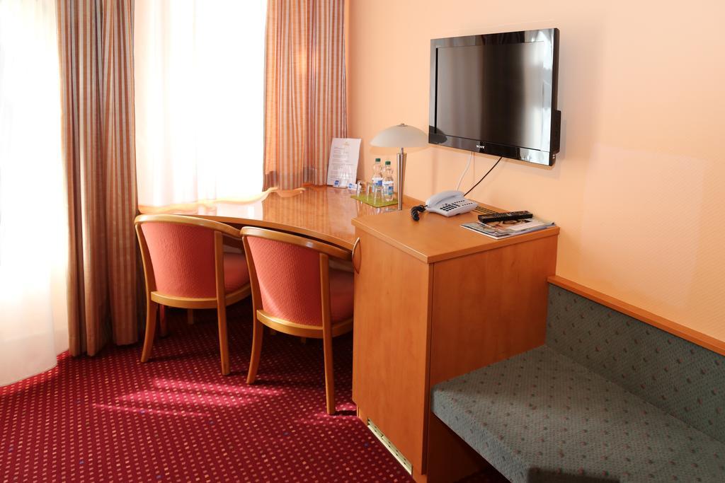 Wincent Hotel Gmbh Sinsheim Camera foto
