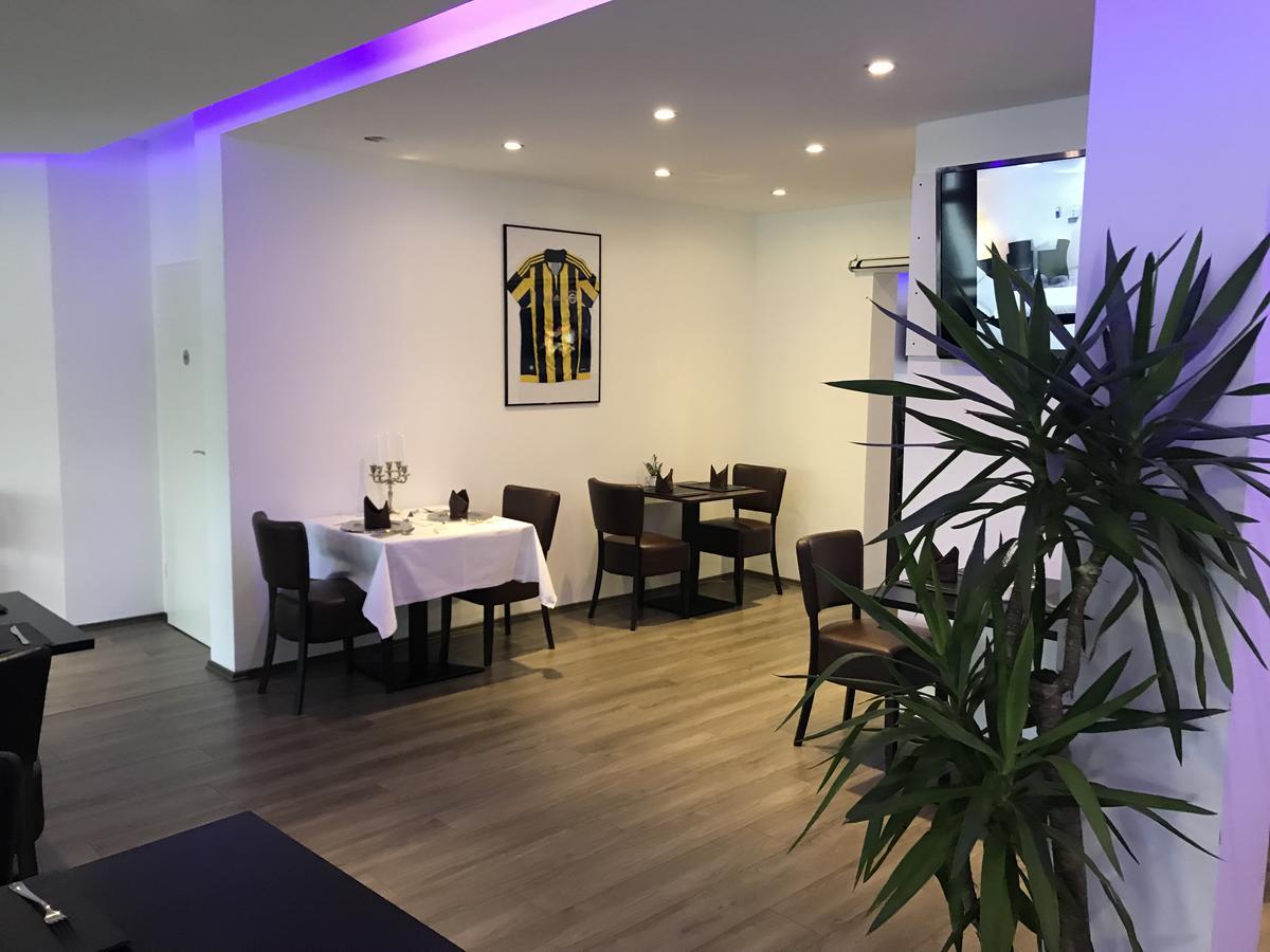 Wincent Hotel Gmbh Sinsheim Esterno foto