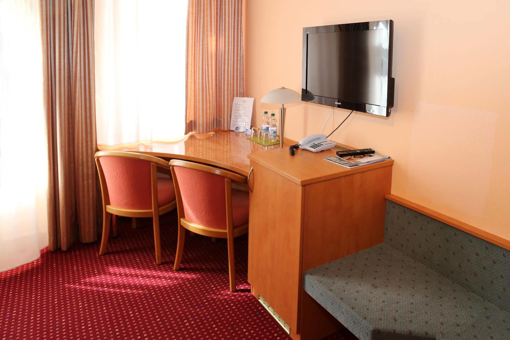 Wincent Hotel Gmbh Sinsheim Esterno foto
