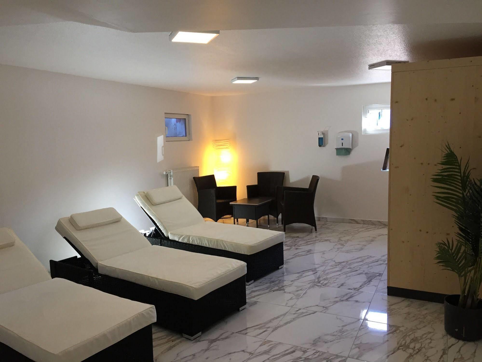 Wincent Hotel Gmbh Sinsheim Esterno foto